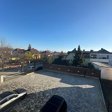 Villa Mala Praha Experience In The Center Of Жилина Екстериор снимка