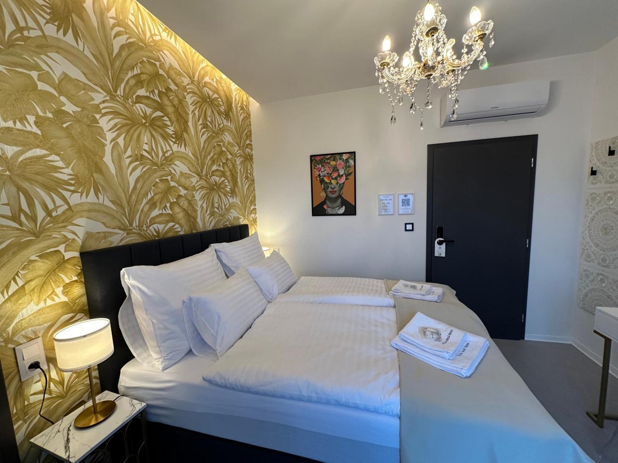 Villa Mala Praha Experience In The Center Of Жилина Екстериор снимка