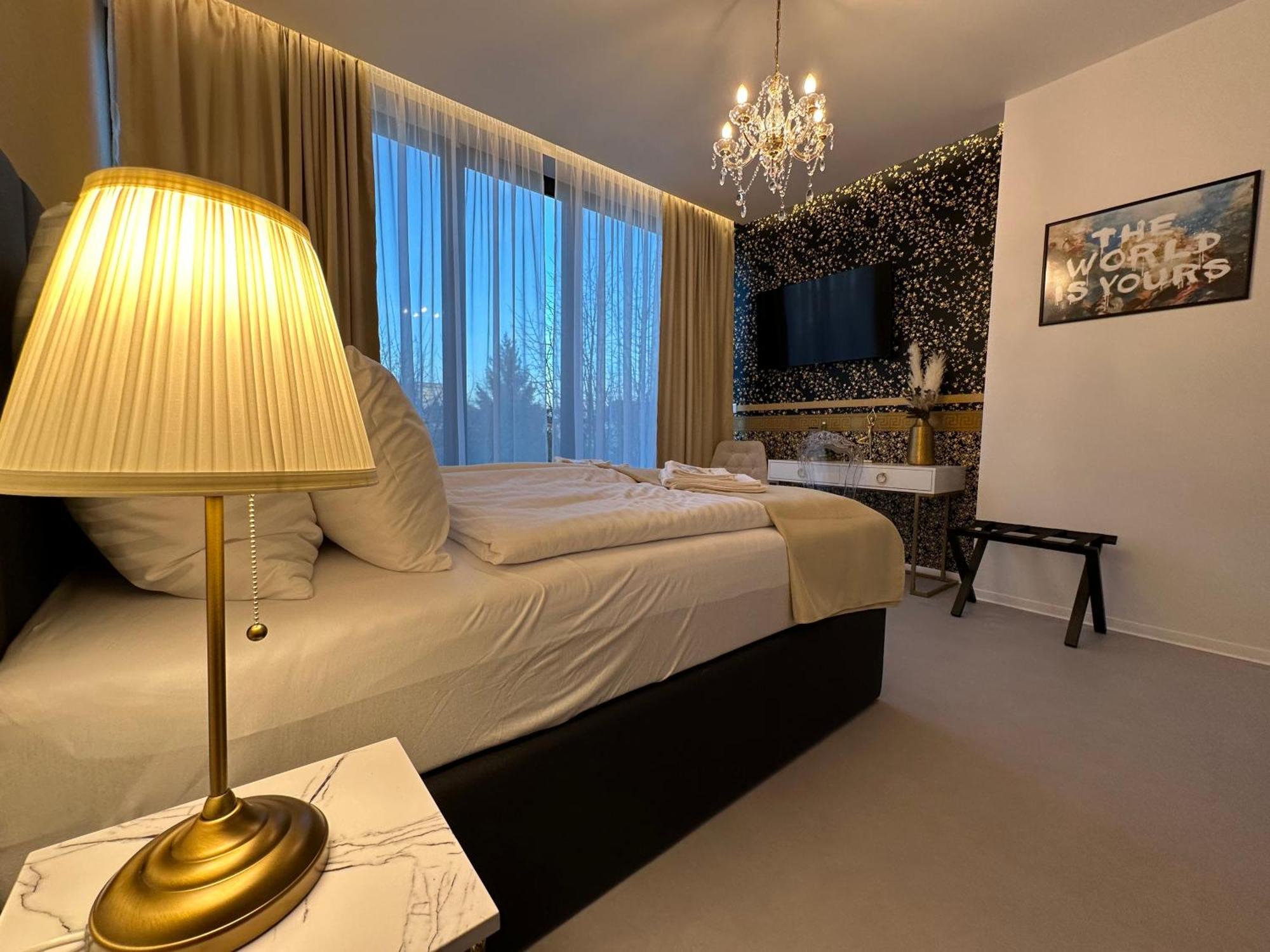 Villa Mala Praha Experience In The Center Of Жилина Екстериор снимка