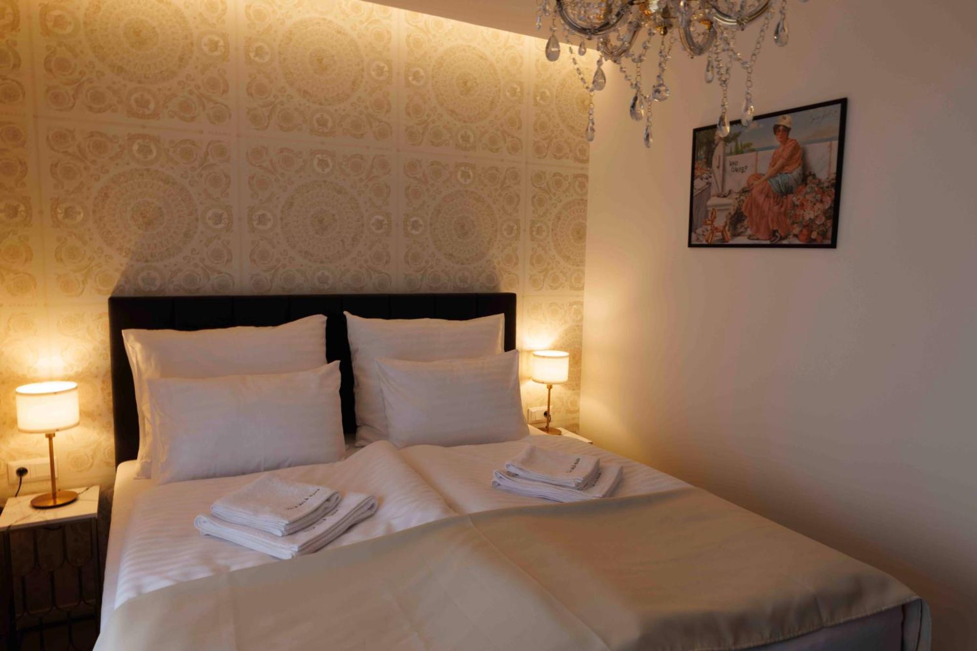 Villa Mala Praha Experience In The Center Of Жилина Екстериор снимка